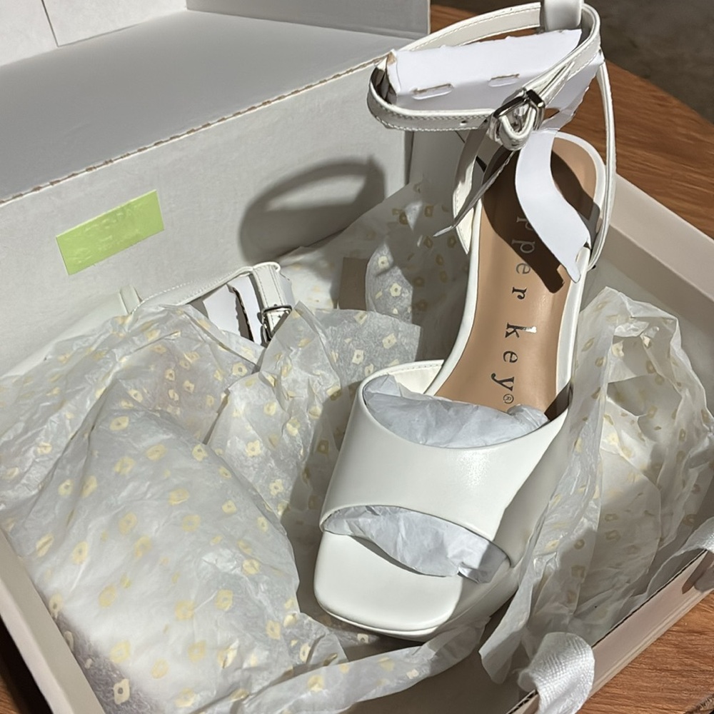 Daybreak Leather Ankle Strap Platform Wedges White - Medium - Picture 3 of 4